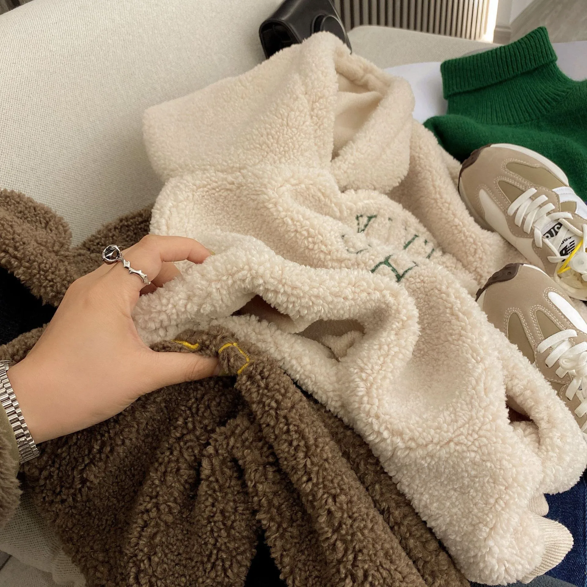 Winter Kids Hoodies Fur Lining Girls Sweatshirts children boys sherpa fleece embroidery hoodie Girs Hooded jacket