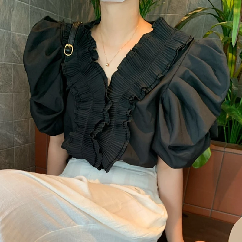 Boutique Wholesale 2022 Korean Chic Summer French Palace Style V-neck Stitching Ruffle Design Loose Puff Sleeve Shirt