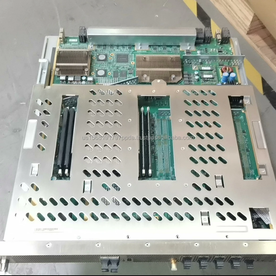 88038CUH CR9S9KBS8F00 NetEngine9000 Base SW,VRP8,V800R022 NE9000 Software license