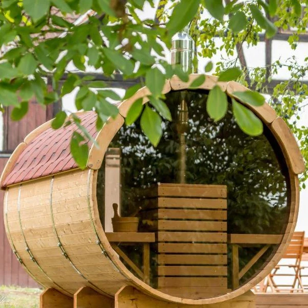 2022 Hot Sale Sauna Outdoor Red Cedar Wooden Traditional Barrel Sauna Room with Heater