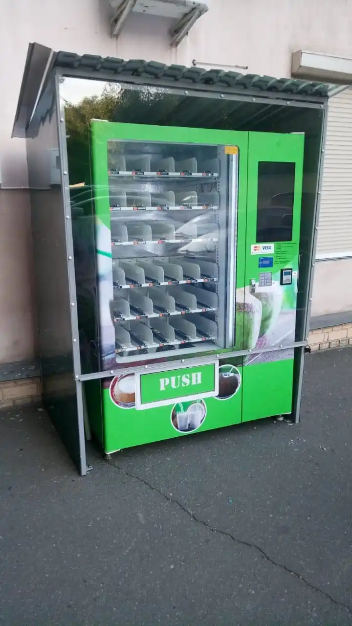 FocusvendCommercial fresh flower Vending Machine With Automatic  with customization and cooling system