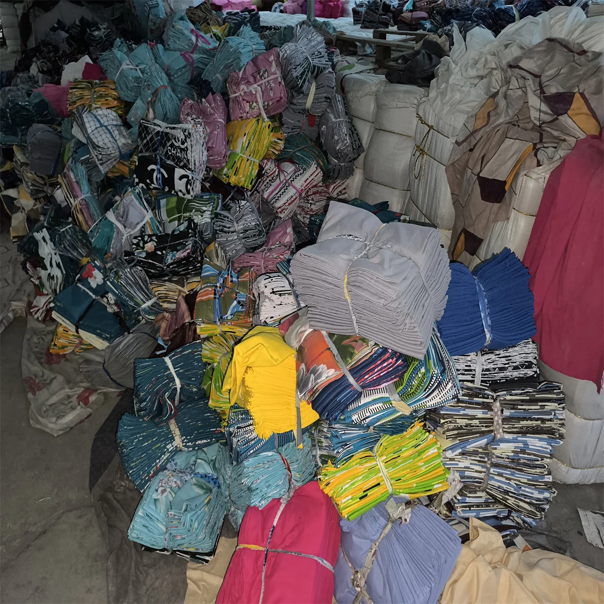 Factory double brushed printed soft 3 place bedsheet set polyester bedding set