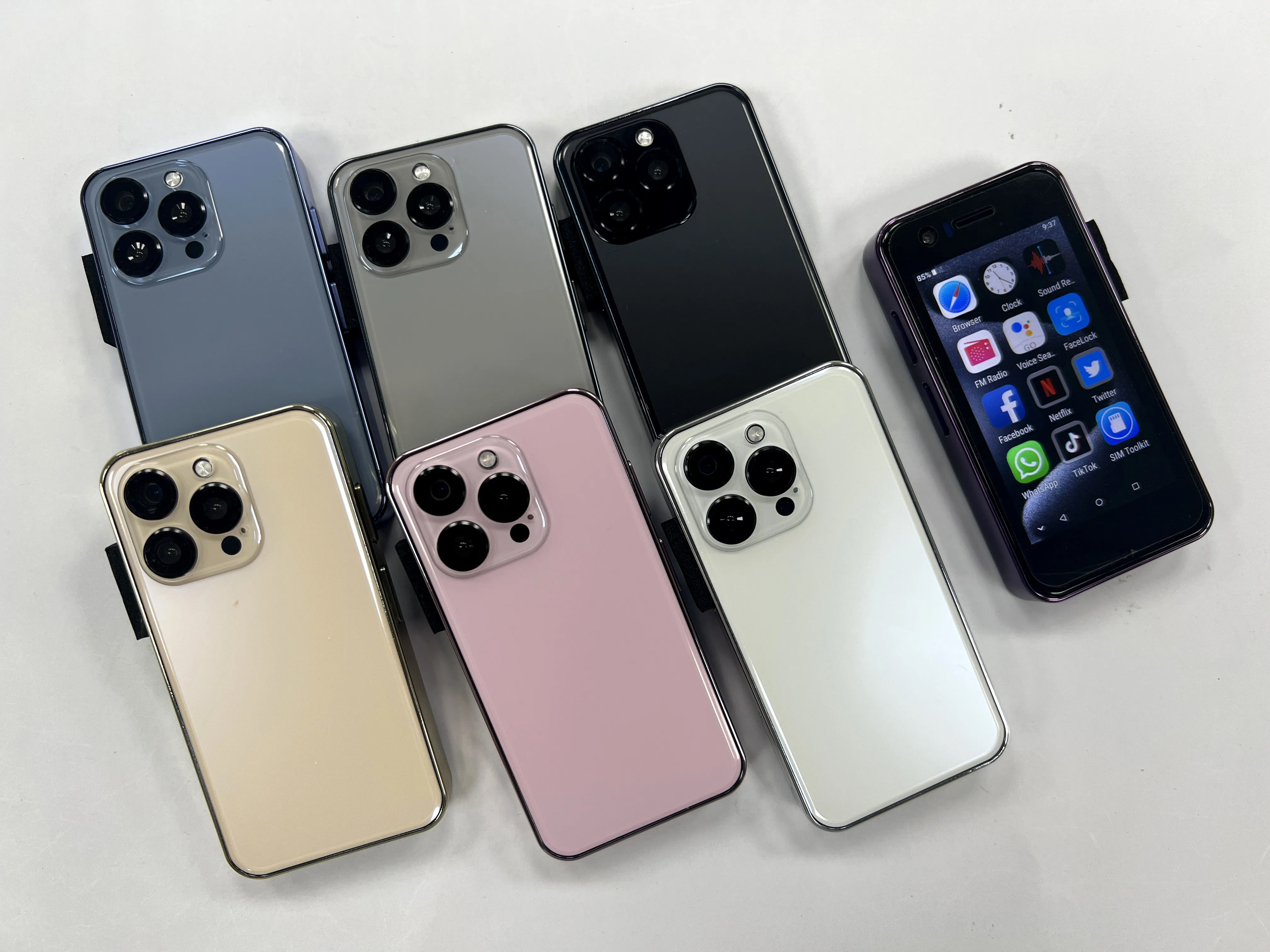 2024 Latest i15 mini Smartphone Cellphone 2+5mp Android 8.1 Suitable 3+64GB Wholesale Spot Dual Card Dual Standby