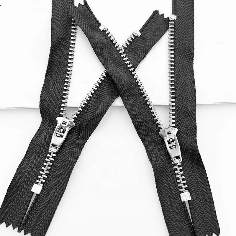 Customized New Cheap 4.5yg 4yg 5yg Double Lock Close End Metal Zipper With Semi Auto Lock Slider Metal Zipper For Jeans