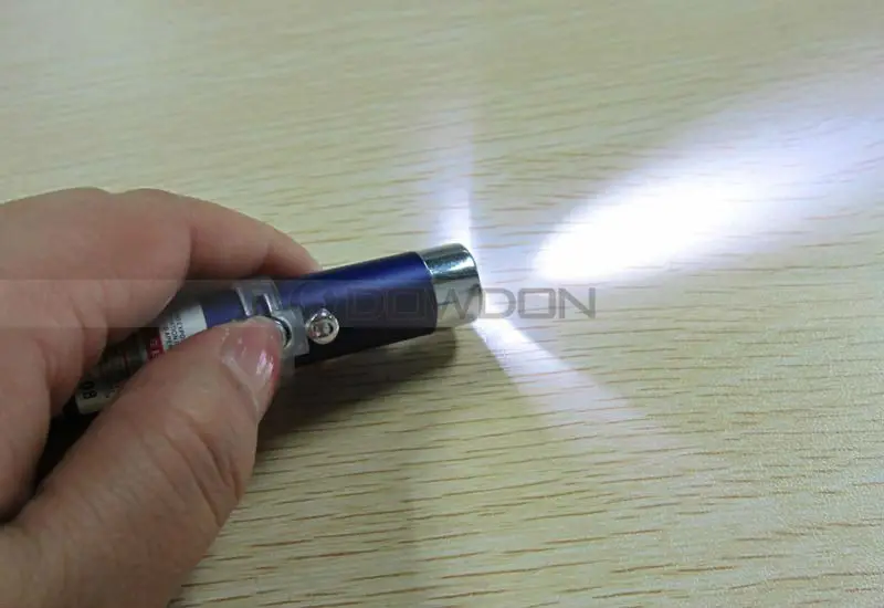 Red Blue White Lighting Mini Torch Metal Key Chain Light 1mW Laser Pointer
