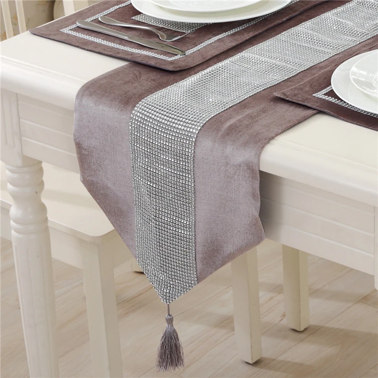 Attractive Price New Type christmas table runner valentine day table runner Special hot selling wedding table runners