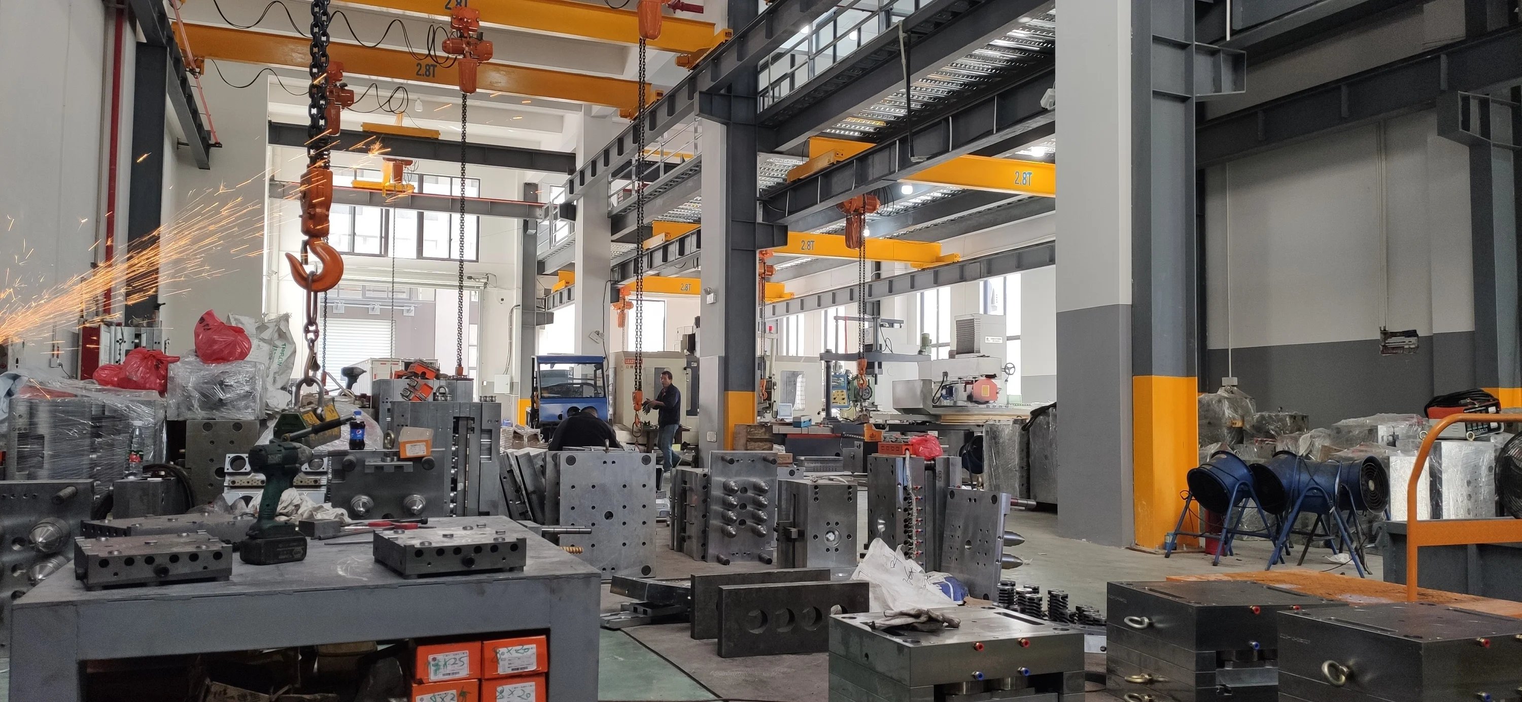 High Precision S136H 72 Cavity Pin Valve Gate PET Preform Mould in Hangxiang Mould Factory