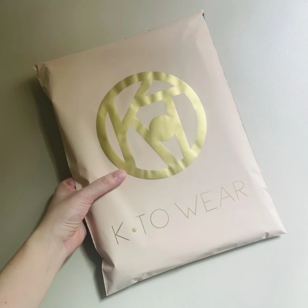 100% биоразлагаемая матовая персиковая индивидуальная Экологически чистая устойчивая упаковка для футболок и одежды, почтовый пакет с индивидуальным логотипом