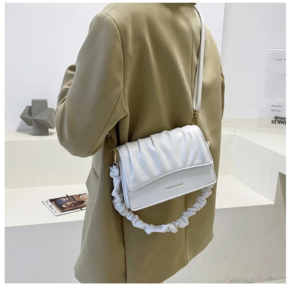 Fashionable ladies crossbody bag wholesale plicated pu leather chain shoulder bag for woman