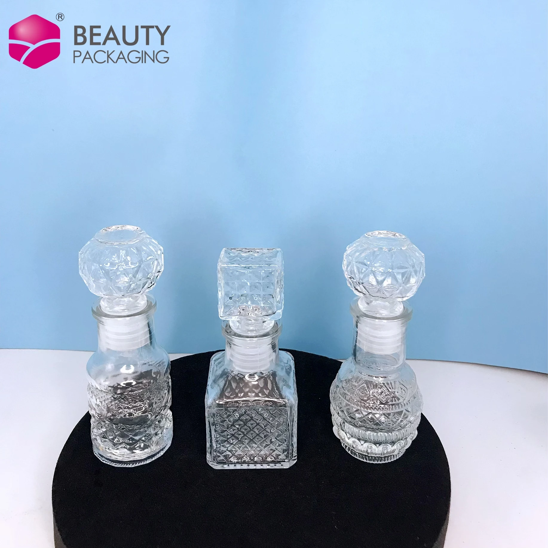 mini Wine Decanter 50ml 100ml Creative Transparent Embossed Glass Wine Container With Airtight Stopper