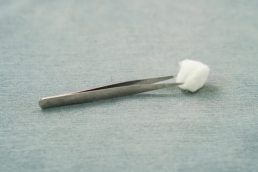 100% Cotton Wholesale Hospital Medical Sterile Surgical Natural Absorbent Dental Cotton Ball
