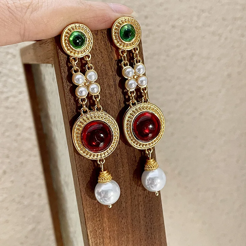 Wholesale Fashion Jewelry Medieval earrings female pearl tassels vintage earrings long court geometric resin vintage earrings