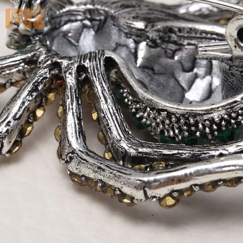 Halloween retro spider diamond-encrusted brooch hot metal brooch for creative fashion alloy clothing