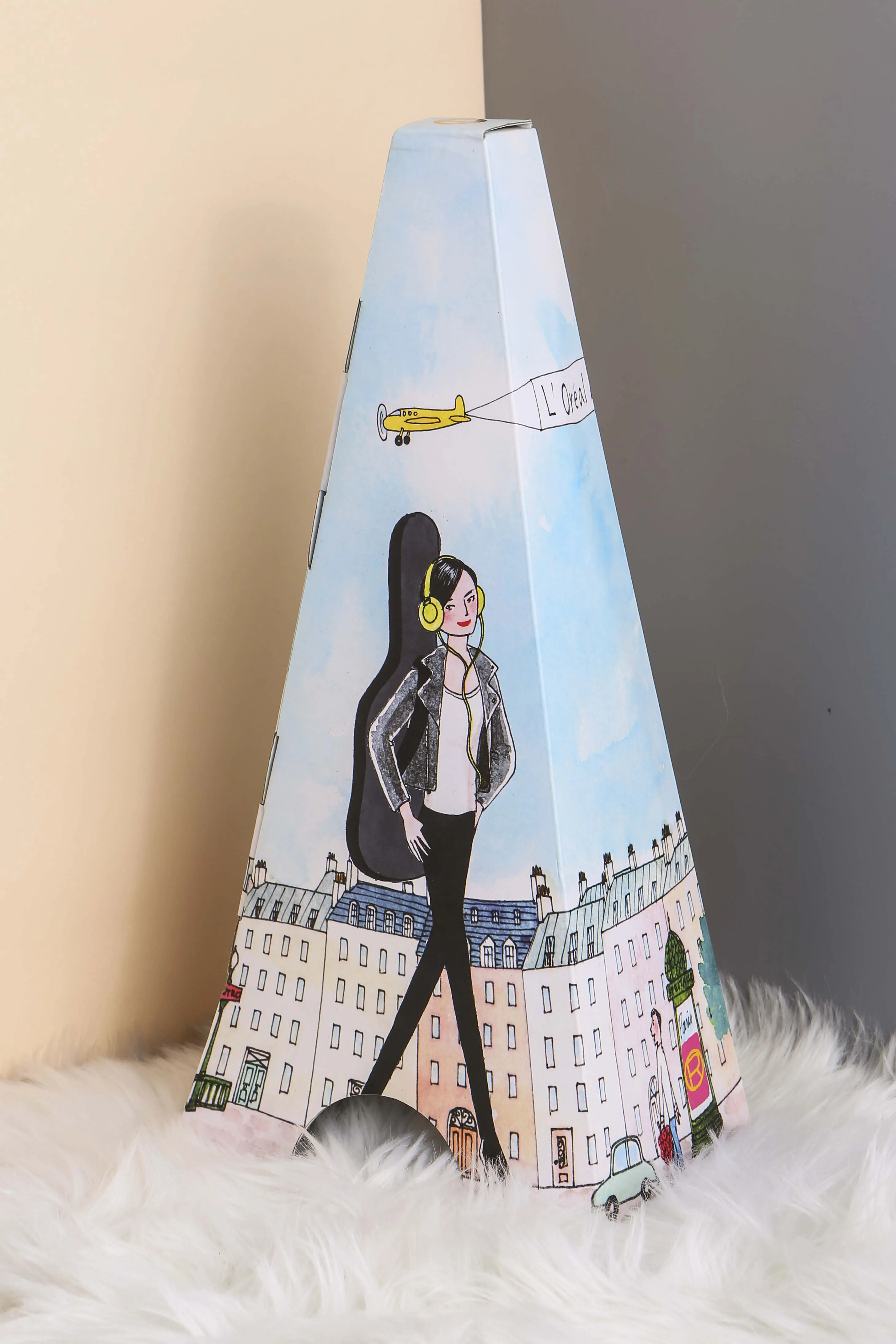 
Creative Design Eiffel Tower Paper Folding Candy Box for Wedding Souvenir 