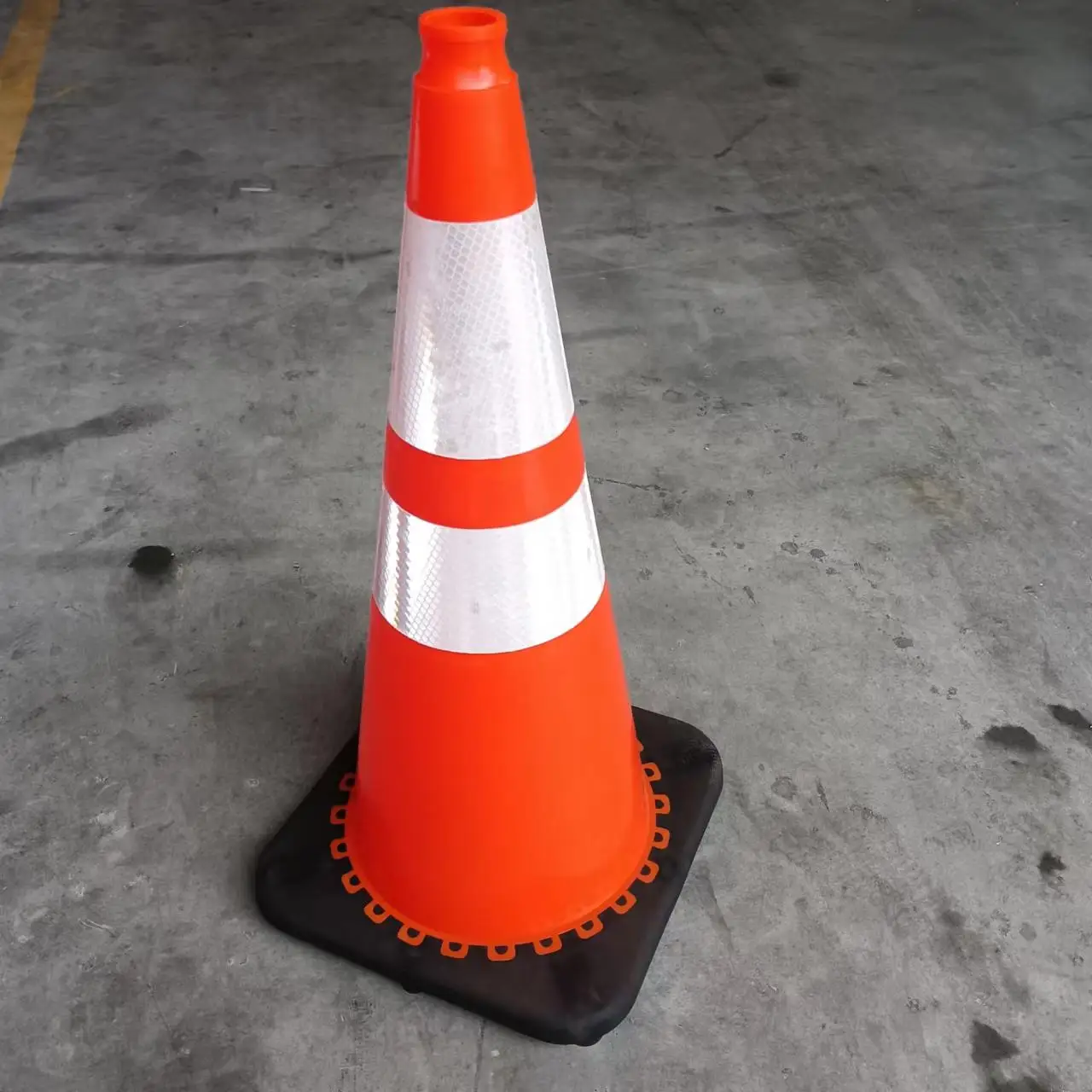 High-Visibility Orange Traffic Cones with 3M Reflective Collars - 28-inch