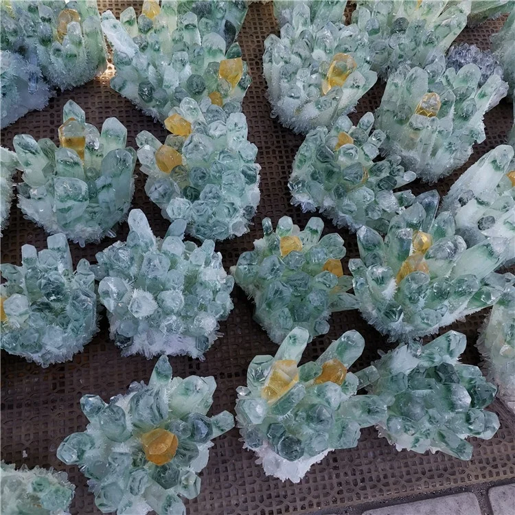 Natural Green Phantom Crystal Ghost Healing Green Garden Quartz Crystal Clusters For Sale