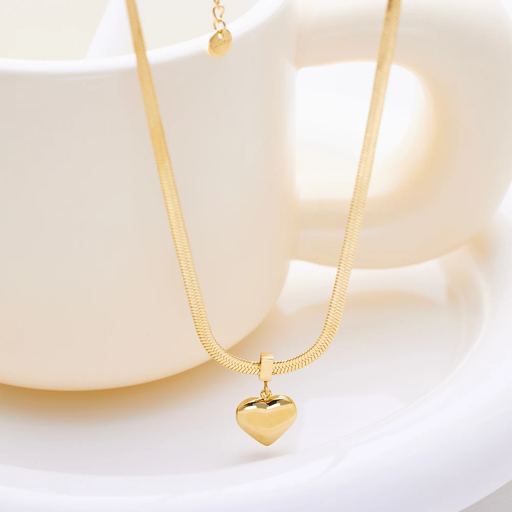 XIXI New Trendy Waterproof Charm 18k Gold Plated Stainless Steel Snake Chain Love Heart Women Link Fashion Jewelry Necklaces