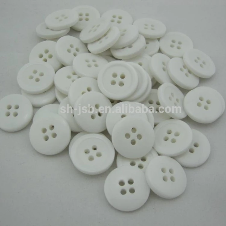 Пластиковая кнопка с 4 отверстиями 28 л