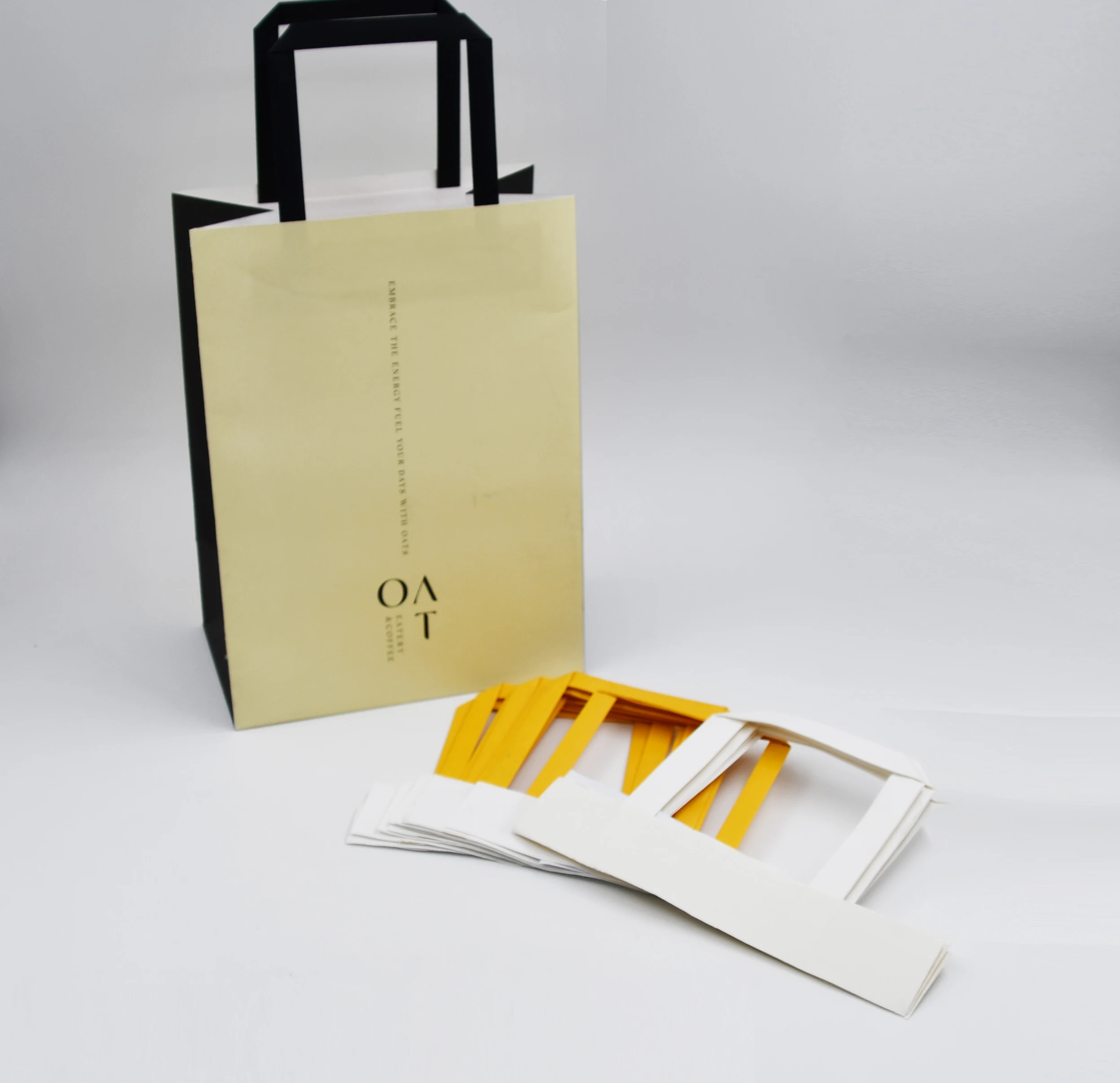 Заводская поставка перерабатываемая бумажная сумка для переноски подарочная упаковка плоская веревочная ручка сумки покупок