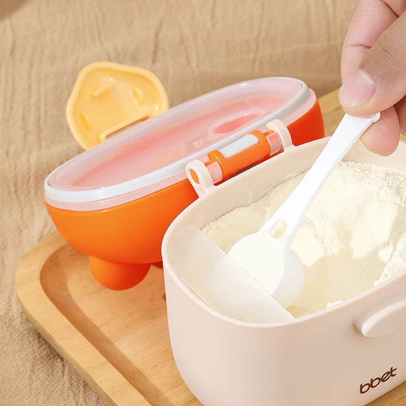 Small Baby Food Storage Formula Milk Powder Dispenser Box With Spoon Plastic Milk Powder Storage Container BPA Free