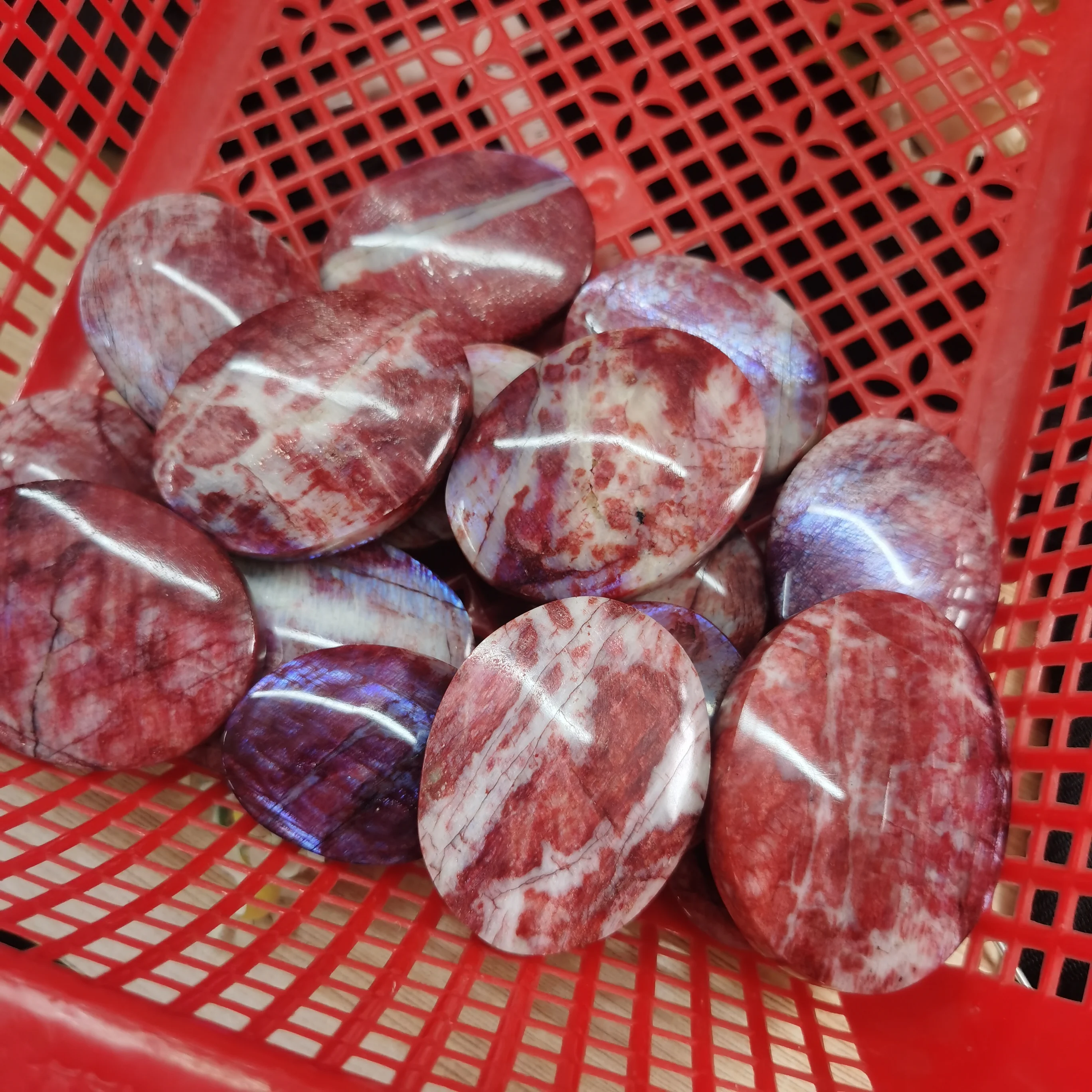 Wholesale Natural Quartz Crystals Healing Stones Polished Red Moonstone Palm Stone