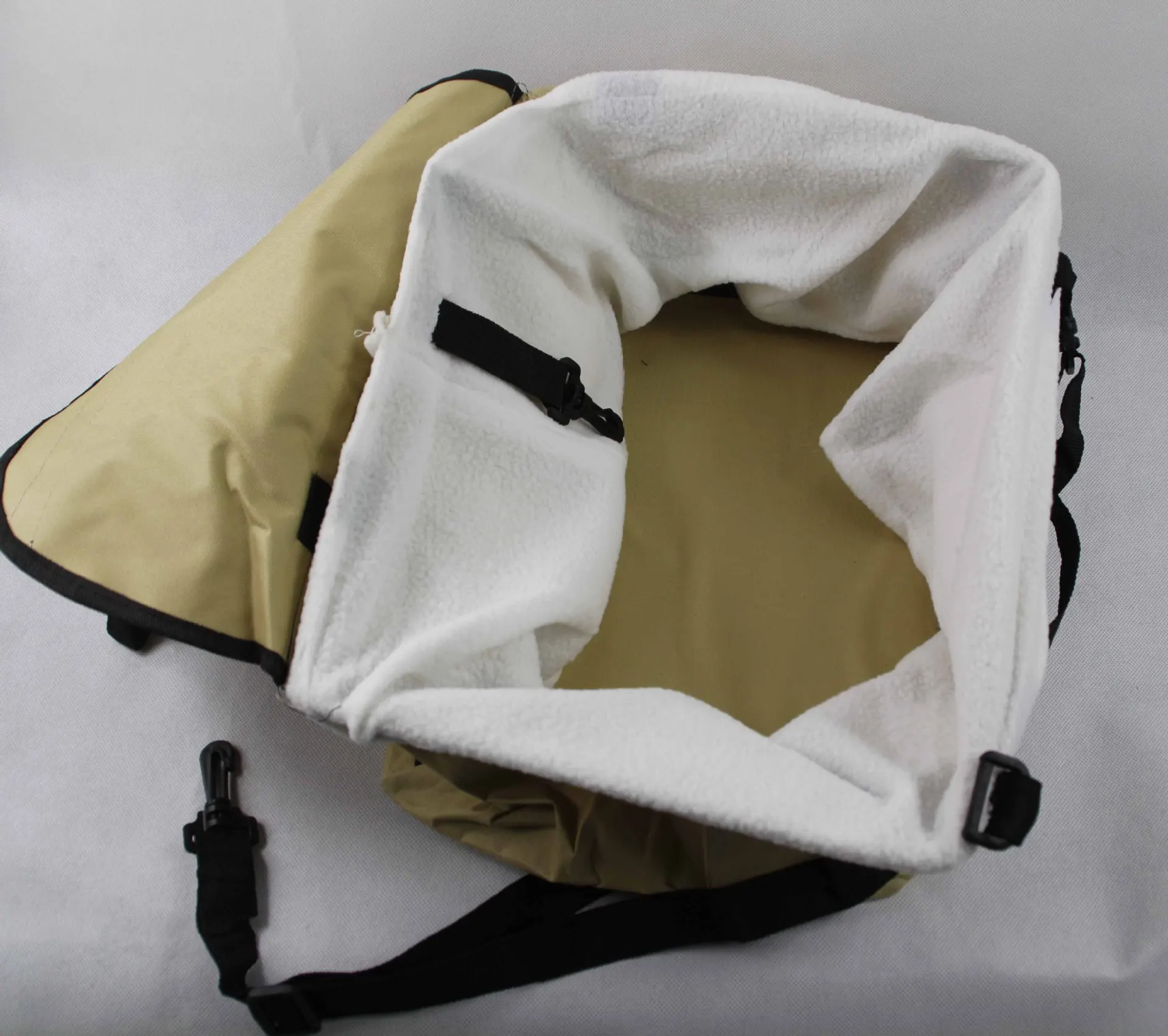 Luxury Dog Car Seat Comfortable Pet Booster Car Seat Small dogs Dog Travel Bed Pet Carrier