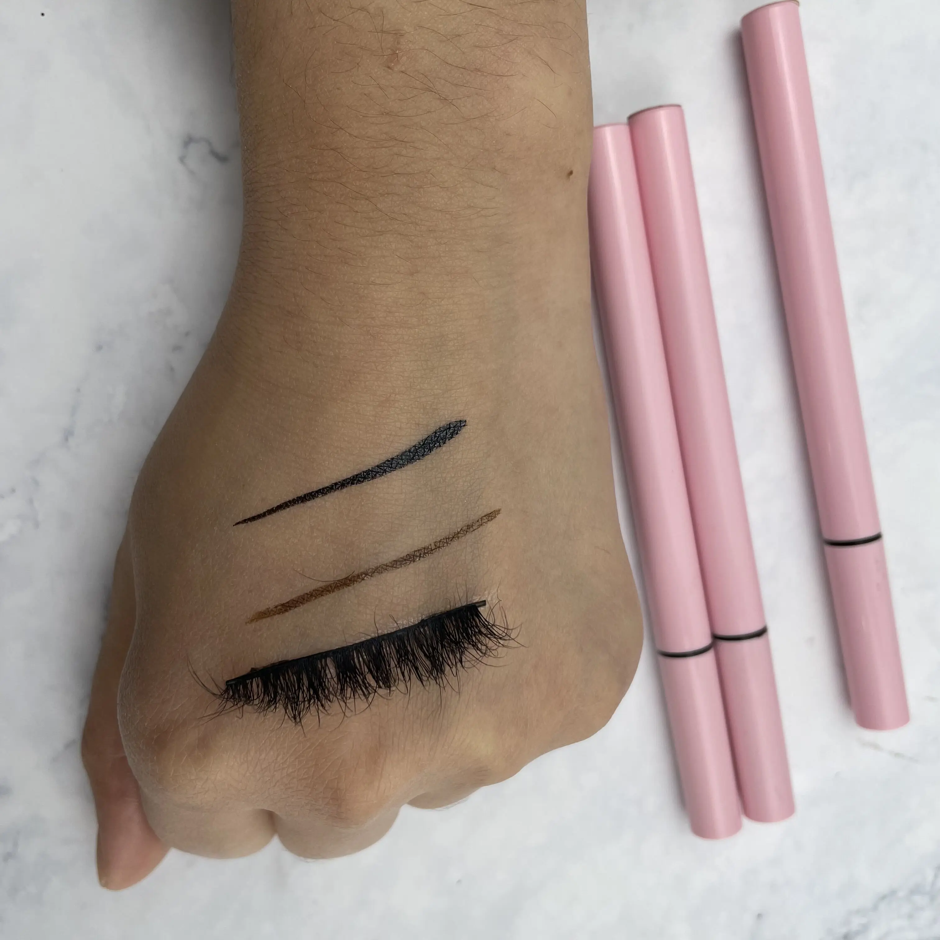 Private Label Waterproof High Pigment Liquid Eyeliner Wholesale Adhesive Eyeliner Pen Matte Eyeliner