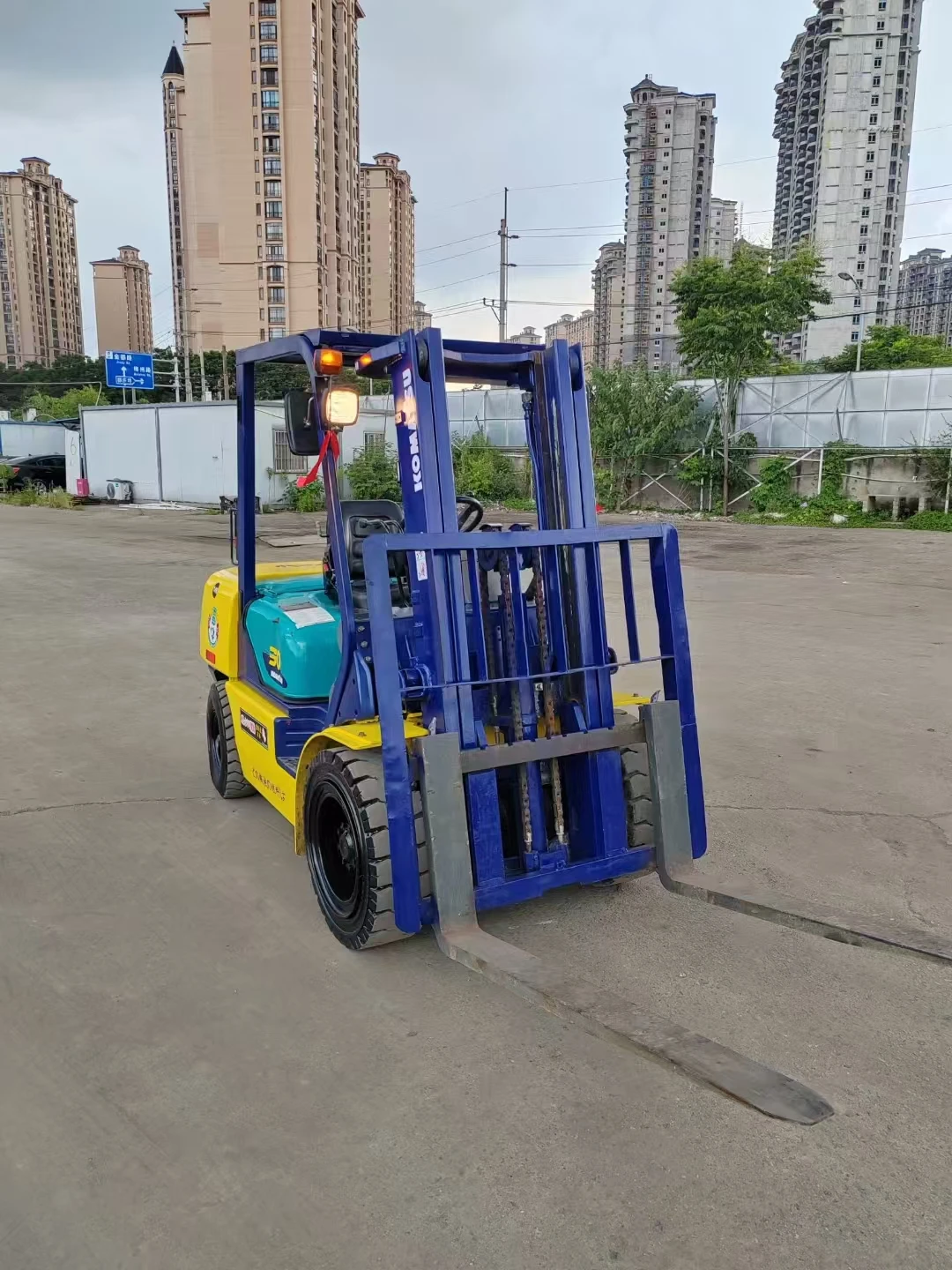 Used Forklift 3ton Fd30 KOMATSU fd30 Tcm Diesel Forklift in good condition and fine appearance second hand sell at cheap price