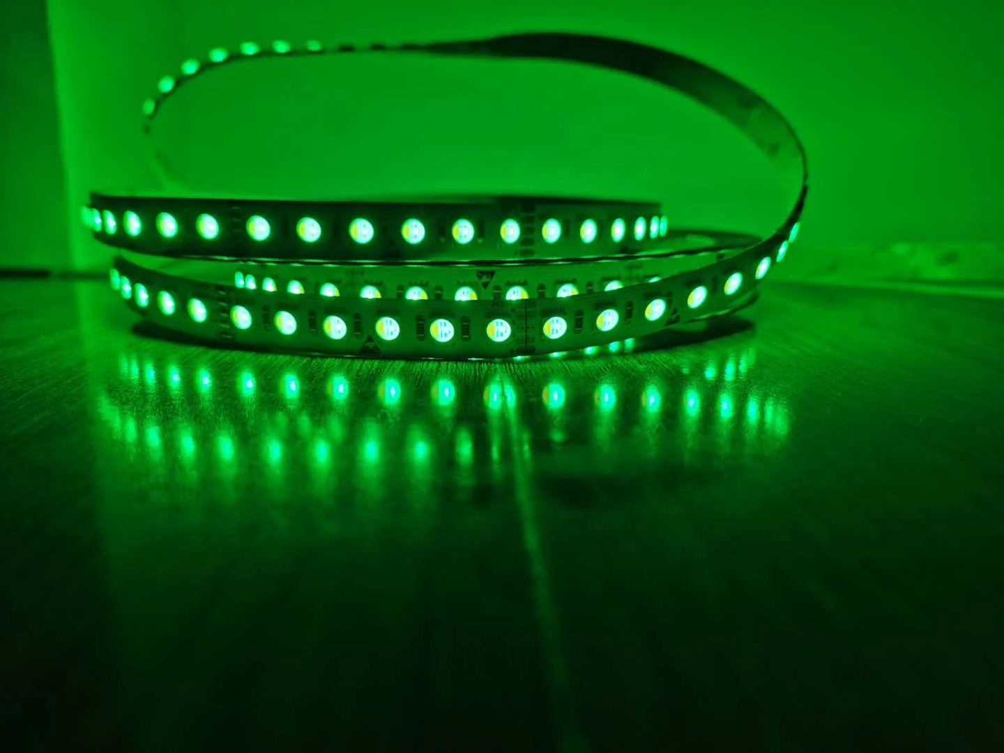 Светодиодные полосы светодиодные прочные RGBW 4 в 1 CUL CE RoHS IP20 высокое качество освещение проектов 60Led/m rgbw лидер продаж