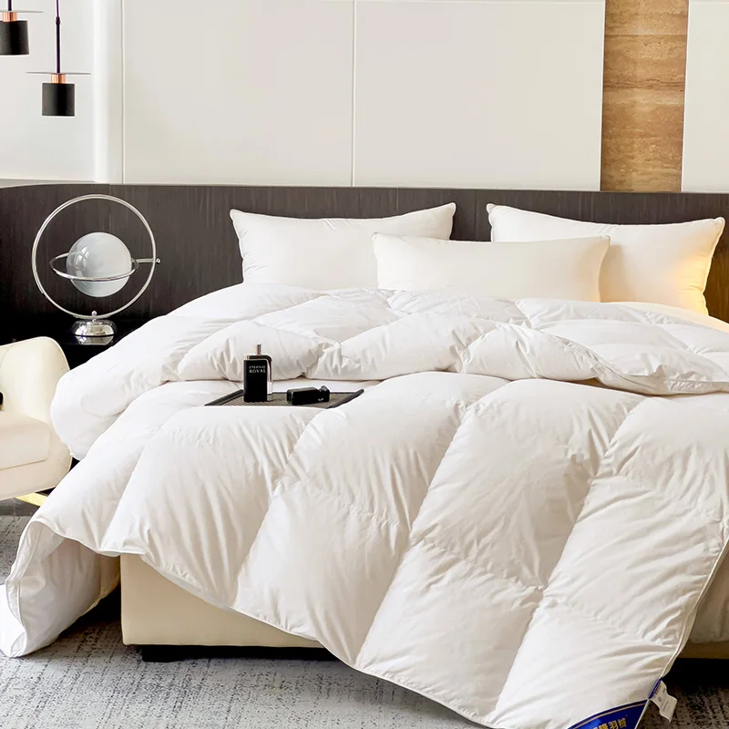 Cozy Luxury Goose Down Duvet - Breathable And Hypoallergenic