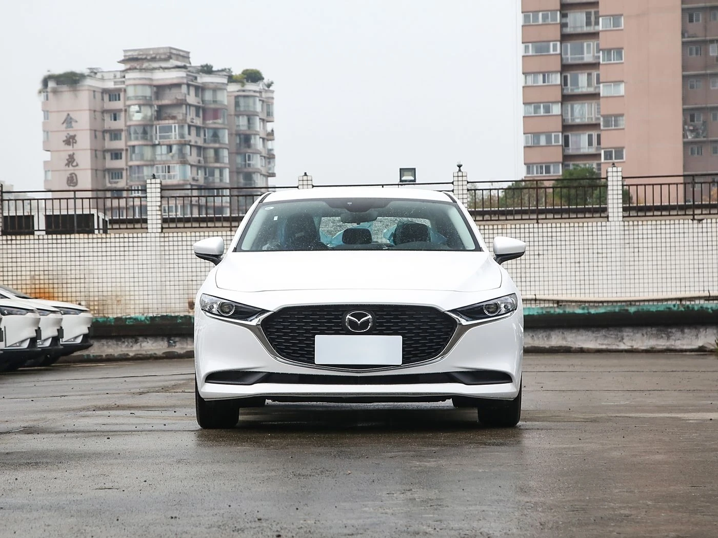 Mazda 3 Axela FWD газовый седан для водителей-энтузиастов ранее принадлежавший гибридной автоматической коробке передач кожаные сиденья камера заднего вида