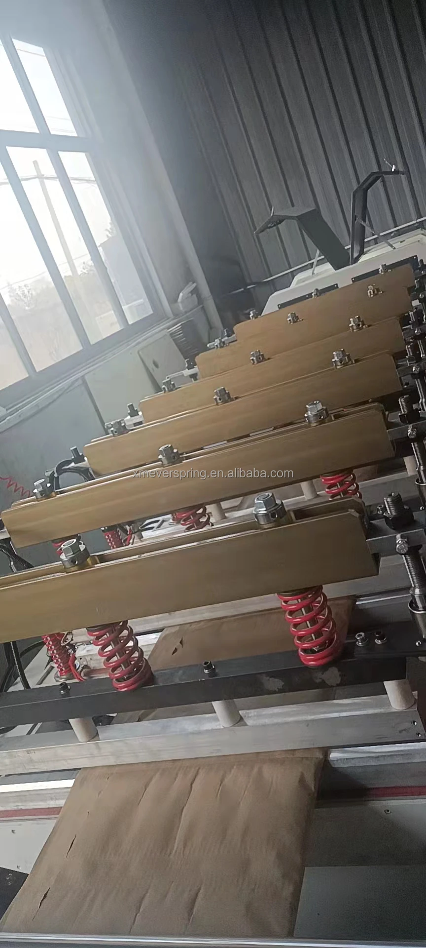 Factory direct eco-friendy honeycomb  Hexcel kraft paper mailer envelope bag machine making  production line for post