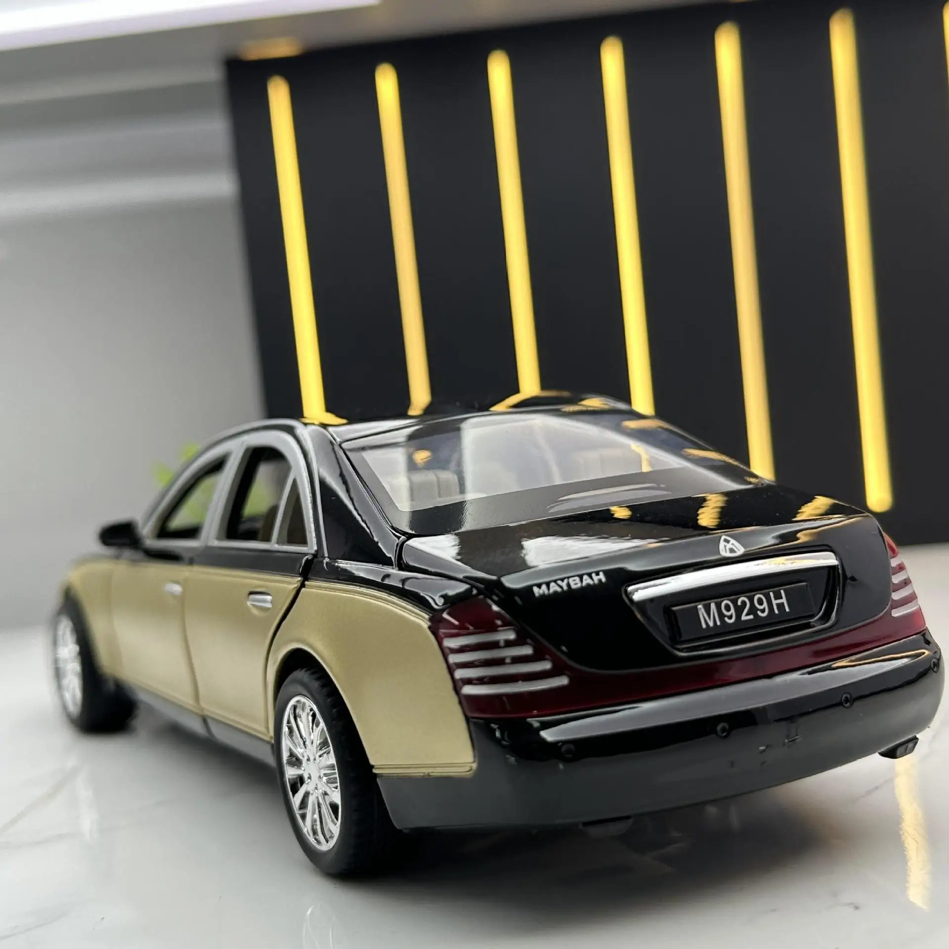 Модель автомобиля 1:32 Maybach 62S из сплава Спортивная игрушка со звуковыми и световыми дверями металлическая модель игрушки