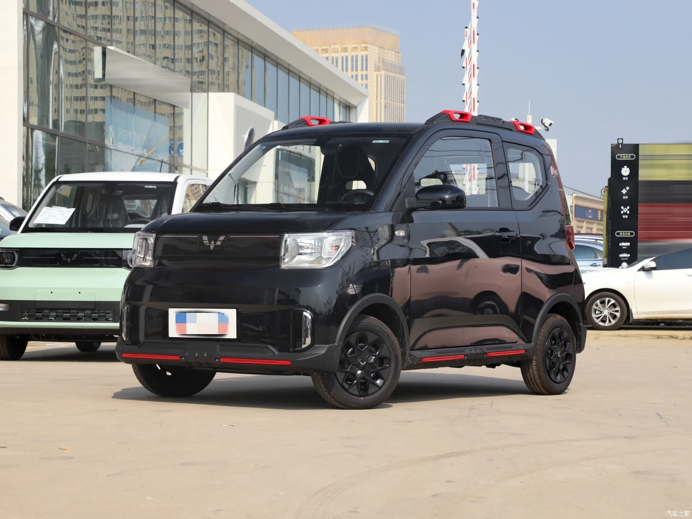 Низкие цены Wuling б/у мини-автомобиль 100 км/ч небольшие электрические автомобили wuling hongguang мини-производители электромобилей