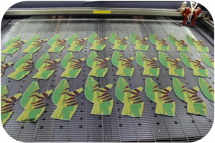 60 watts ccd camera leather garment clothing carpet auto feeding laser cutting machine