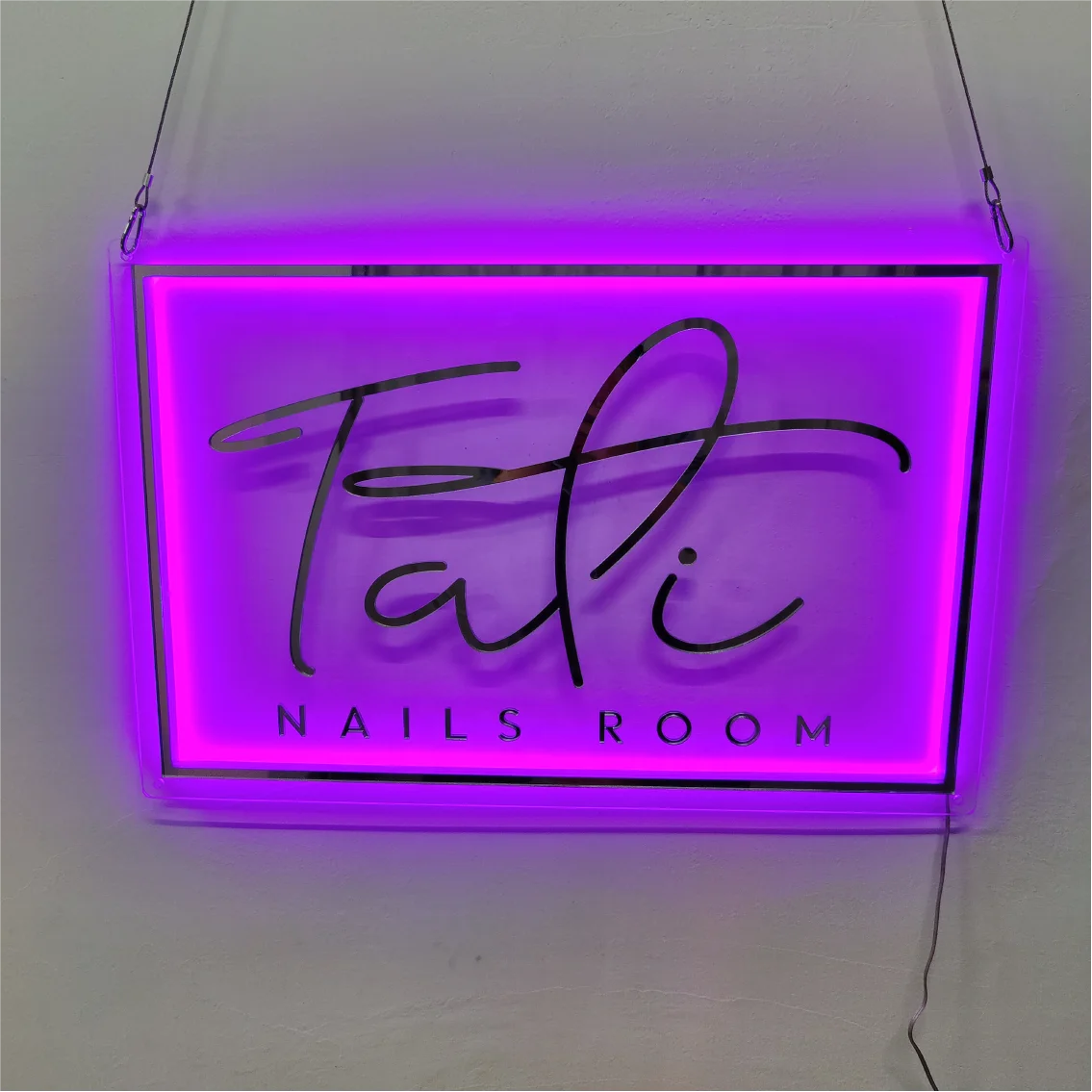 Koncept Drop Shipping 18inch LED Beauty Backlit Sign custom light sign Custom Neon Advertising LED Neon Sign