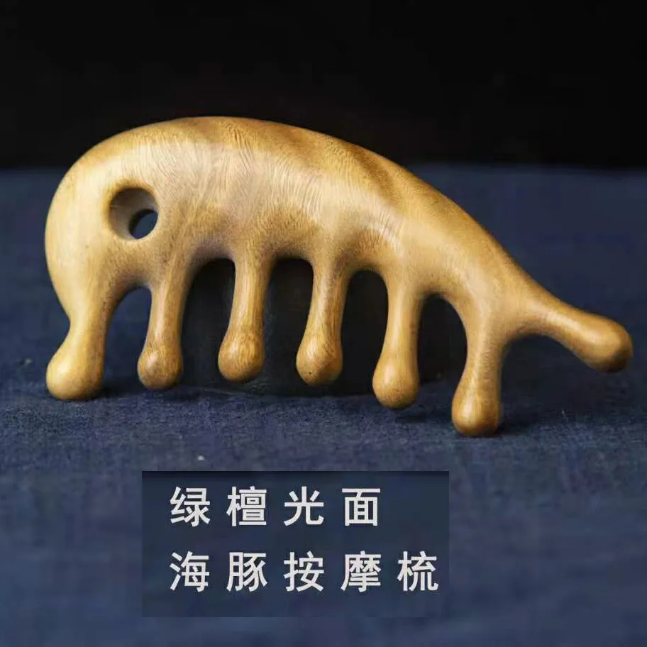Custom trademark massage comb sandalwood comb carved cartoon massage comb deer puppet pendant Come to the drawing and make it.