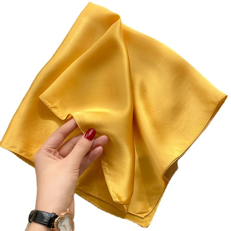 2025 New Big Square Scarf Printing Fashion New Chain Leather Buckle 50x50 Square Satin Scarf Printing Silk Scarf