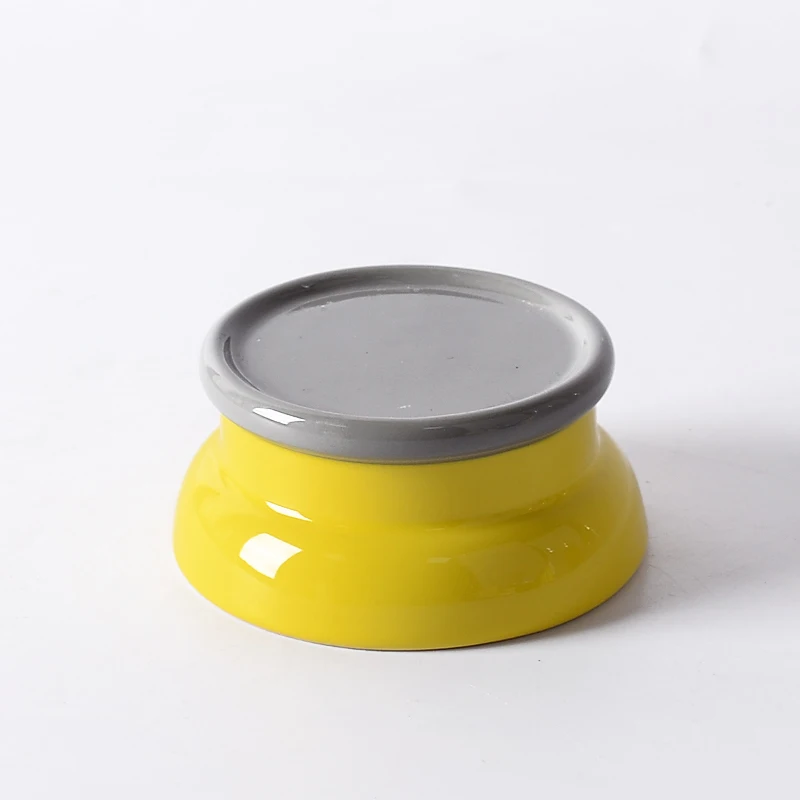 Керамические подсвечники с круглой глазуровкой