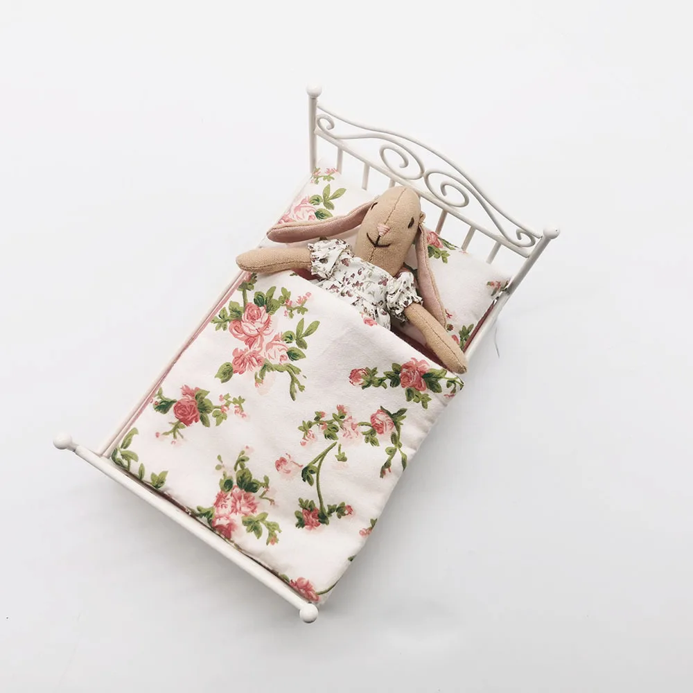 1:12 scale Miniature Dollhouse Bedroom Furniture Wrought iron Bed w/ mattress
