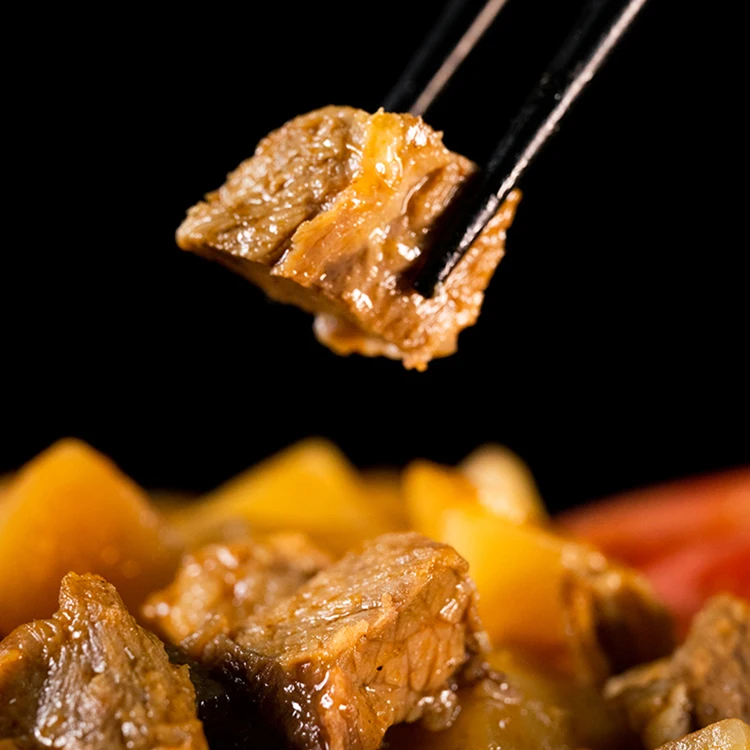 200 г консервированная тушеная свинина картофельные жареный свинина нарезанные консервированные свинина консервированное мясо