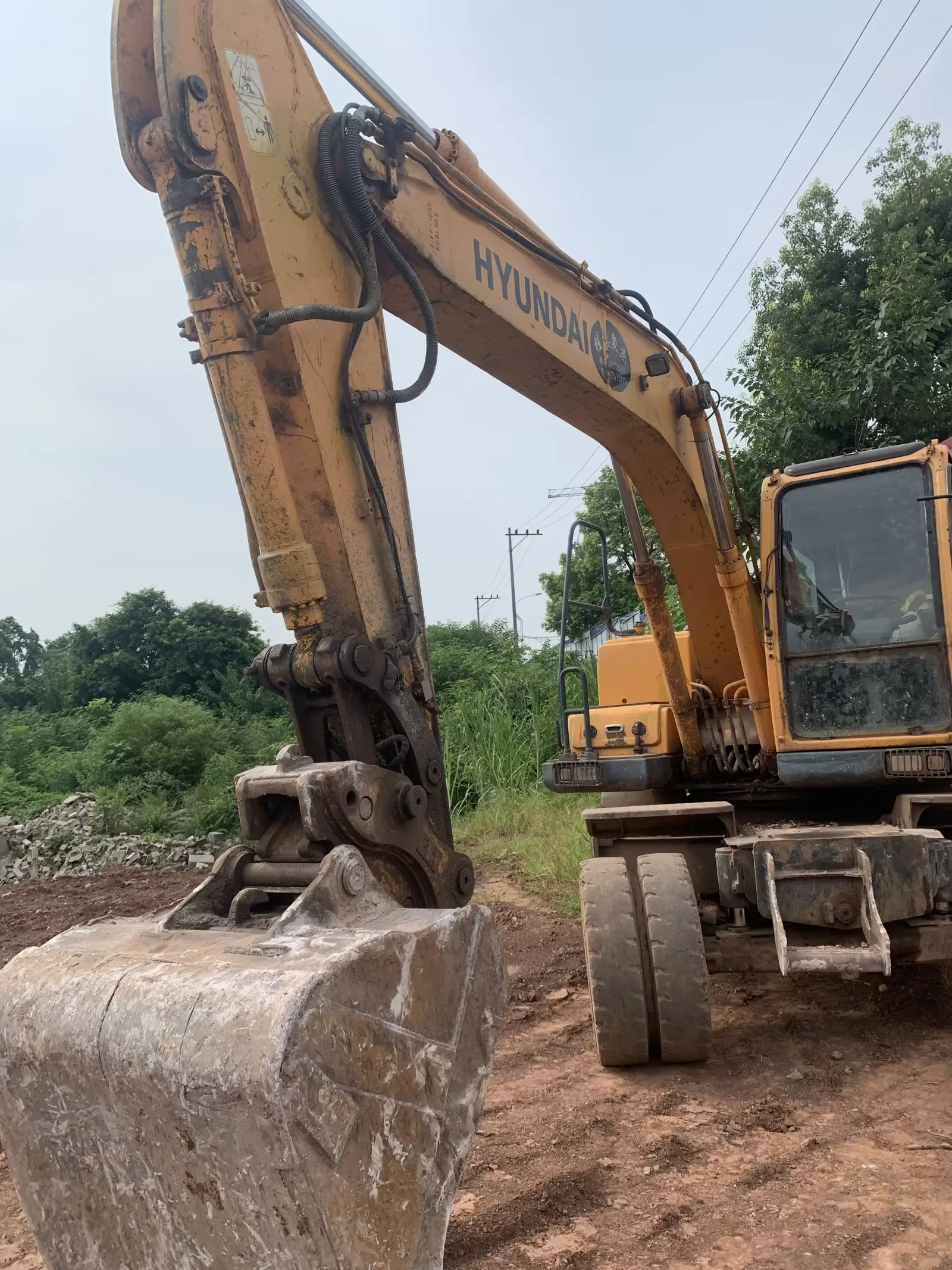 Great Condition Used Excavator HYUNDAI 150 210 Used Hydraulic Digger Crawler Excavators 20 T With Low Price For Sale