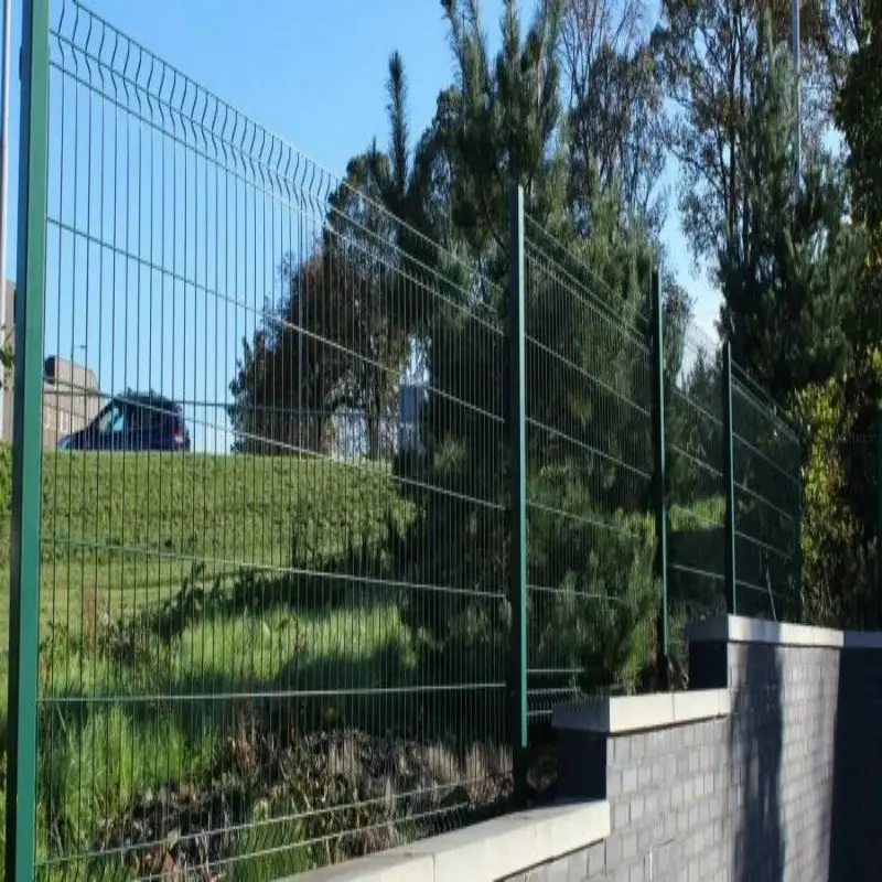 3D Curved Wire Mesh Fence Green Curvy Welded Mesh Customizable Farm Fencing with Powder Coated Frame Accessory