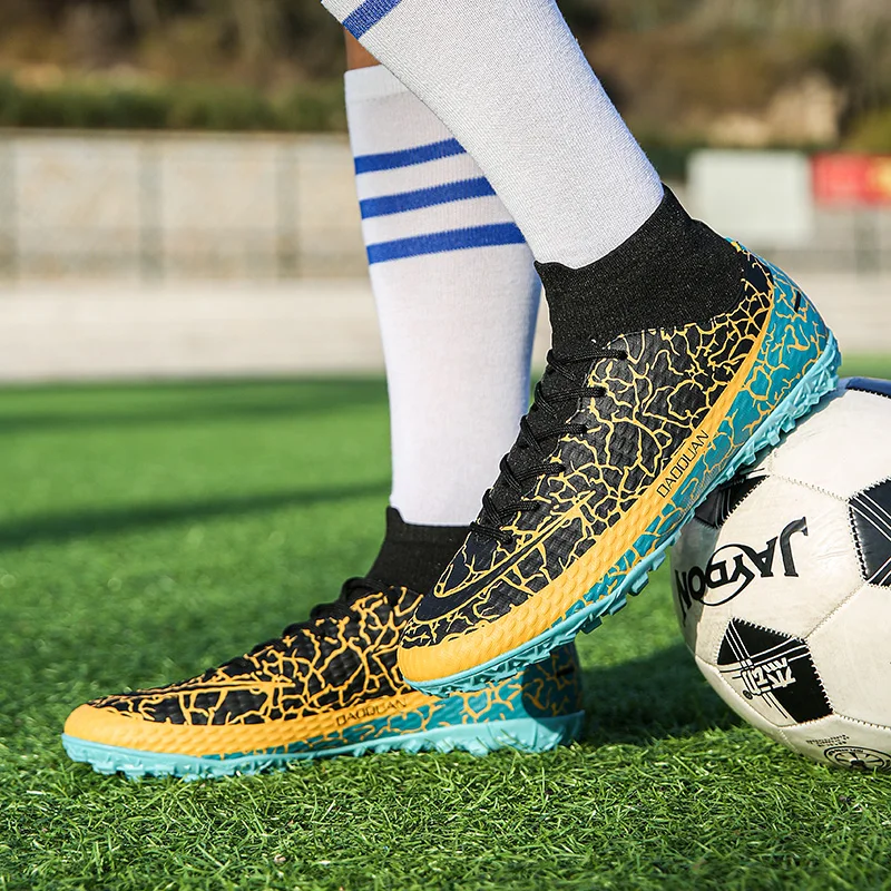 2022 New Hot Sale Custom Football Shoes Best Large size Soccer Boots Fashion Green Summer Top Fluorescent Orange Winter Blue