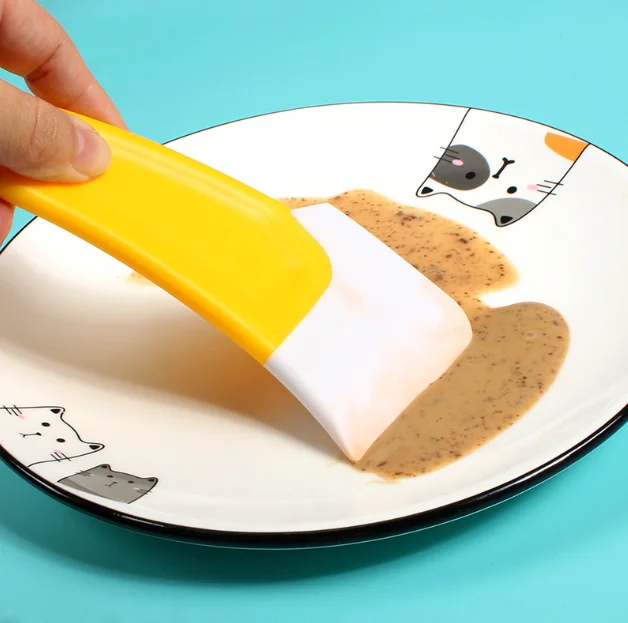 Wholesale baking flour rubber scraper Kitchen gadget Multifunction soft oil scraper scraping grease stains