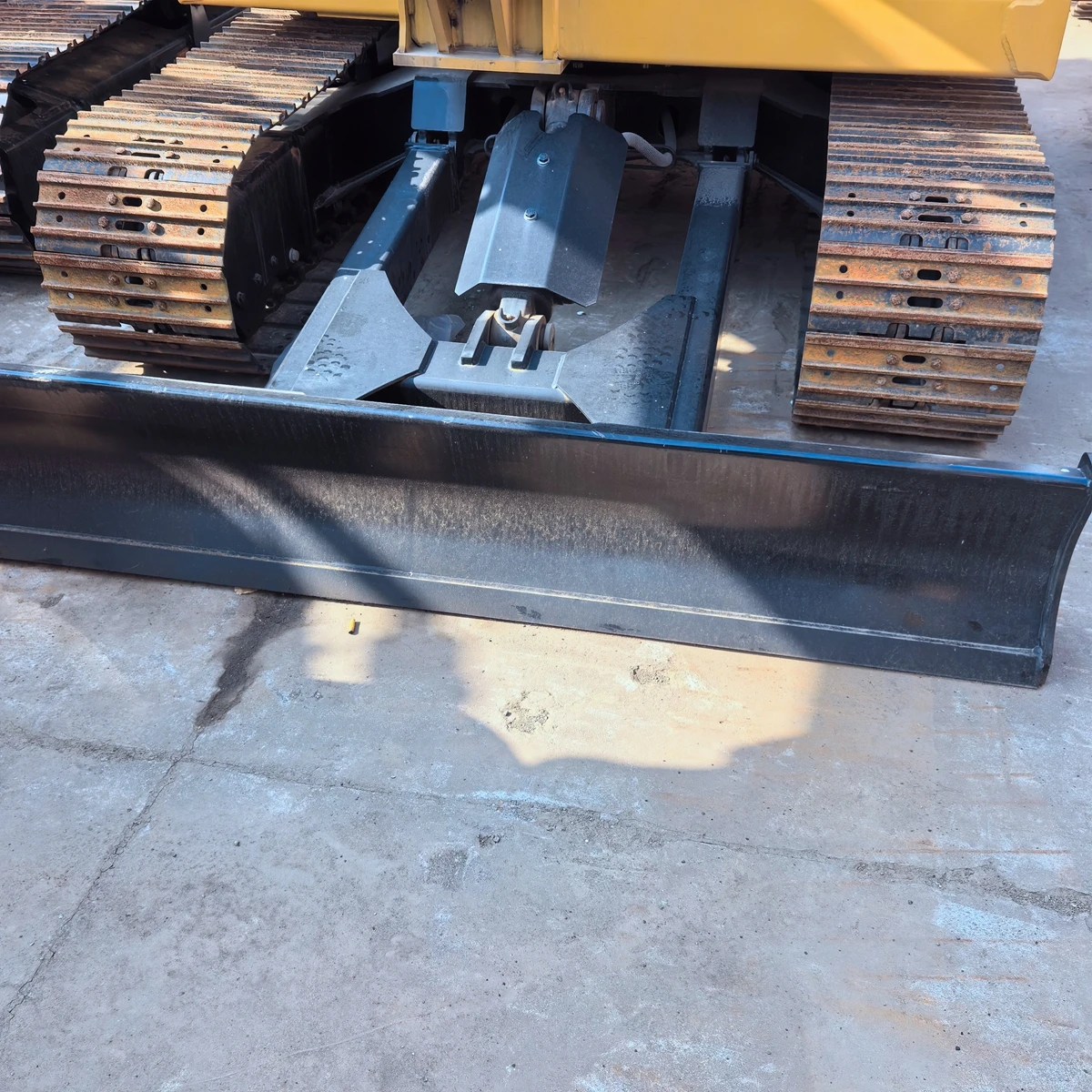 Used Hot Sale USA UK Germany Mini Excavator Cat 305 Track Crawler Micro Digger Tractor for Sale Good Excavator