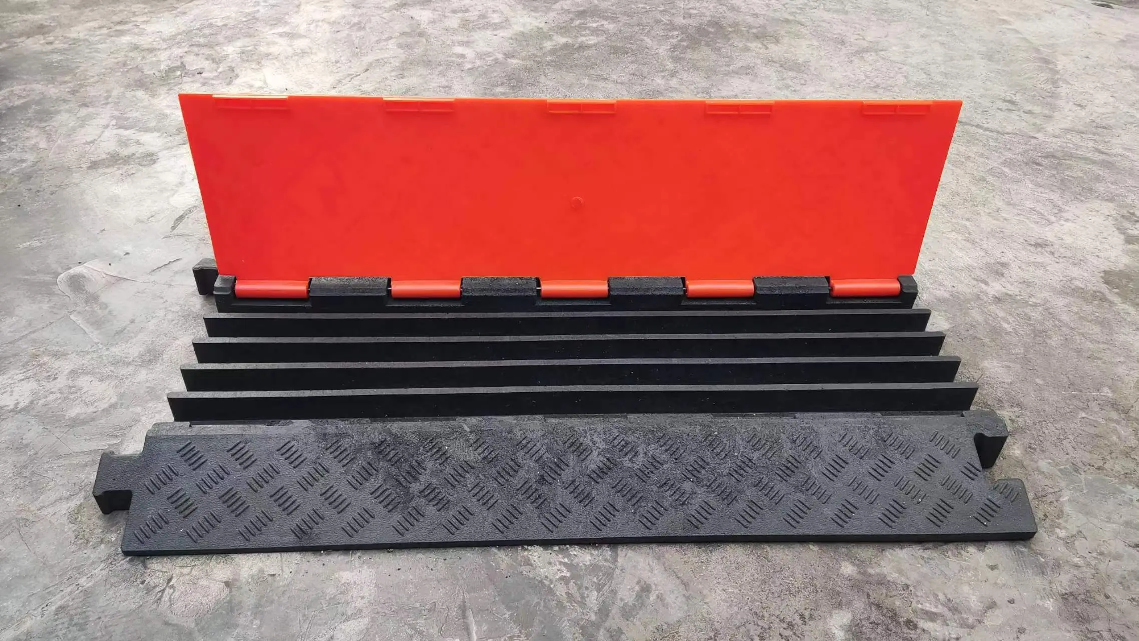 5 channel good quality rubber and plastic yellow and black  cable tray cable bridge