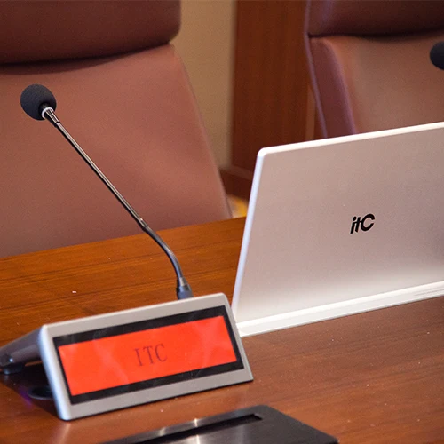 Slim Conference Room Office Table LCD Monitor Lift Microphone Display Conference Motorized Pop Up LCD Monitor Lift