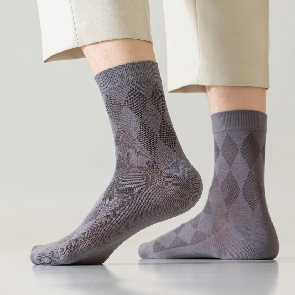 Cotton black soft hand feel breathable socks Mercerized cotton socks men tube sports business mid crew socks