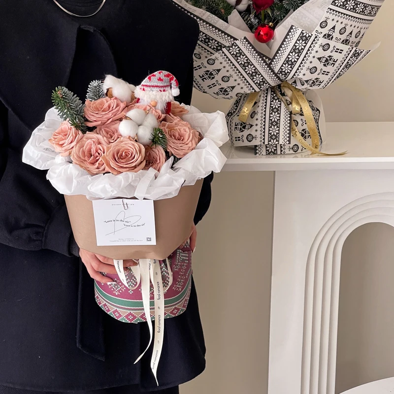 2024 New Design Christmas Floral Waterproof Plastic Bouquet Korean Gift Flower Print Wrapping Paper